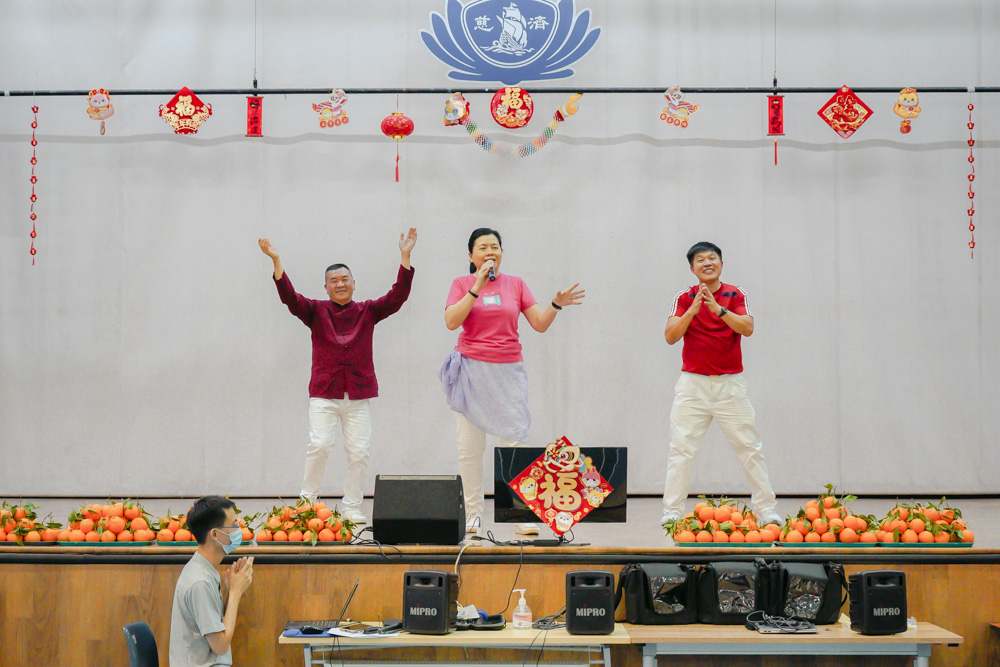 Volunteers Celebrate Spring Festival with Residents at the Institute of Mental Health